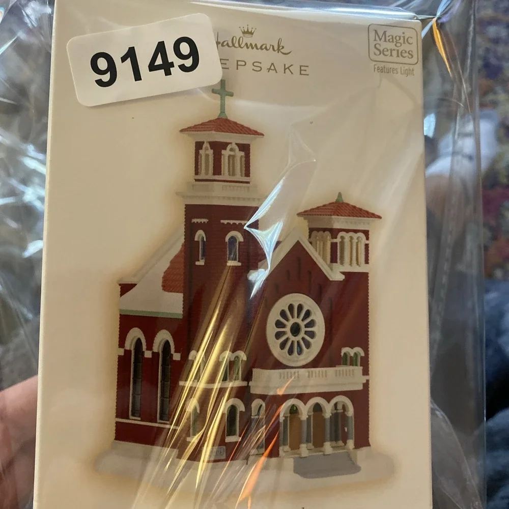 Hallmark Keepsake Ornament Old Brick Church Candlelight Services